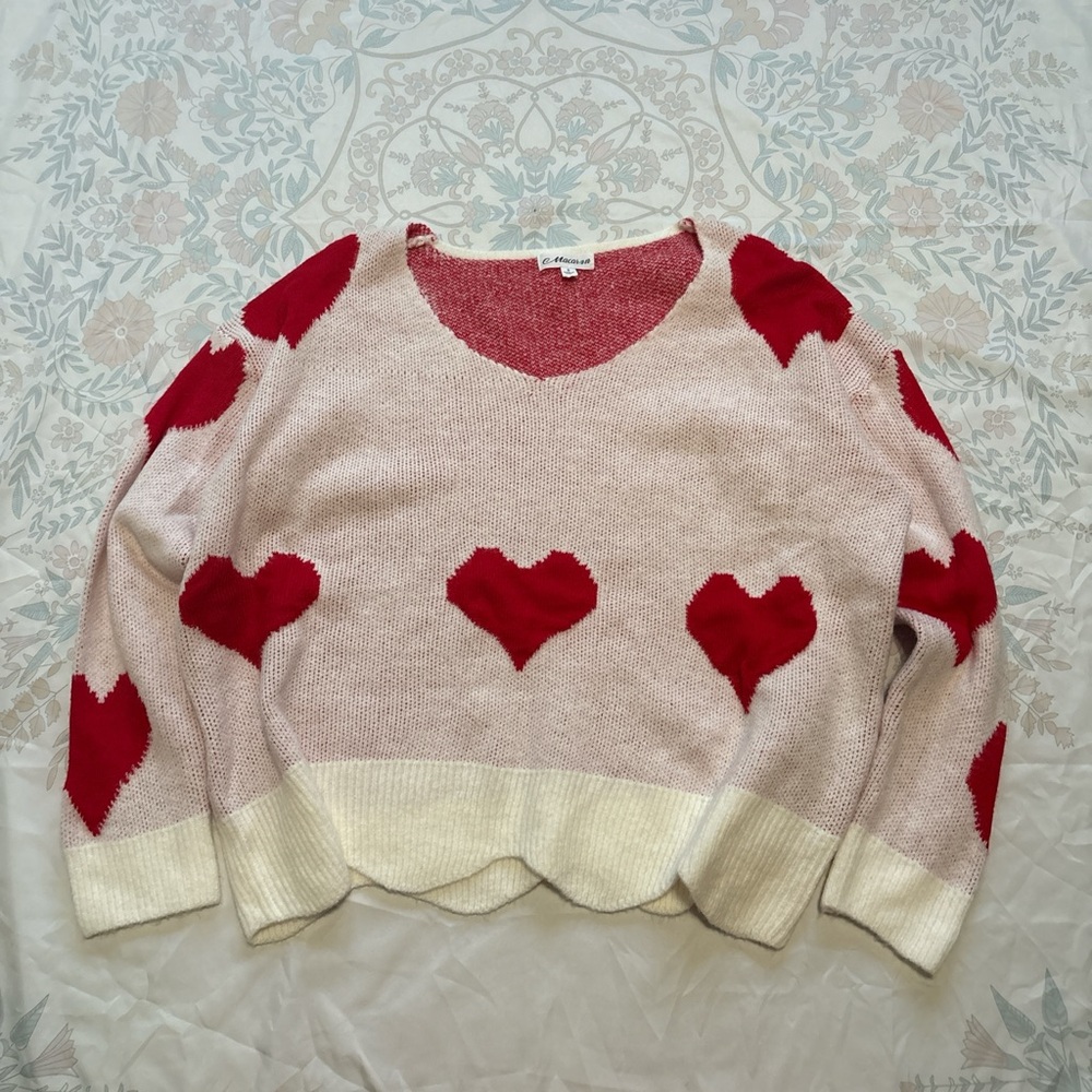 MACARON V-Neck Sweater - Red and Cream Hearts